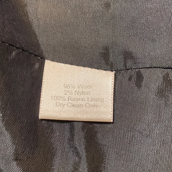 Vintage Greta Garbo Collection Double Breasted Pin Stripe Jacket. Made in Italy. - Picture 9 of 13